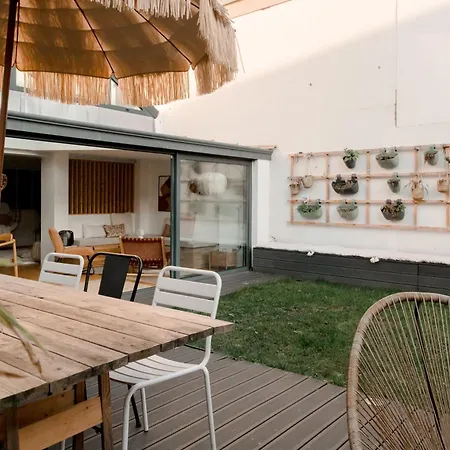 ホームステイ Entier Ou A Partager Dans Maison Familiale A Malmaison, Proche De Paris La Defense リュエイユ＝マルメゾン