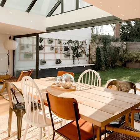 Entier Ou A Partager Dans Maison Familiale A Malmaison, Proche De Paris La Defense Homestay Rueil-Malmaison
