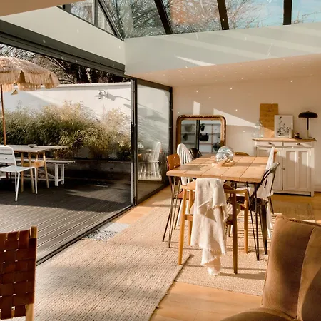 Entier Ou A Partager Dans Maison Familiale A Malmaison, Proche De Paris La Defense