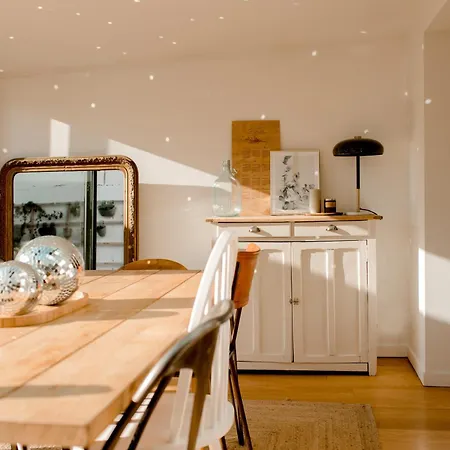 Homestay Entier Ou A Partager Dans Maison Familiale A Malmaison, Proche De Paris La Defense