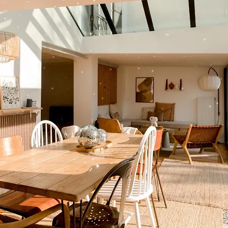 Homestay Entier Ou A Partager Dans Maison Familiale A Malmaison, Proche De Paris La Defense *