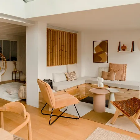 Entier Ou A Partager Dans Maison Familiale A Malmaison, Proche De Paris La Defense Homestay