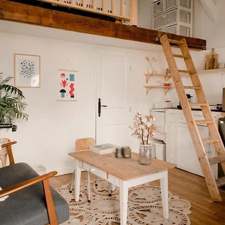 Entier Ou A Partager Dans Maison Familiale A Malmaison, Proche De Paris La Defense Homestay Rueil-Malmaison
