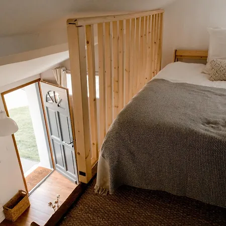 Homestay Entier Ou A Partager Dans Maison Familiale A Malmaison, Proche De Paris La Defense Rueil-Malmaison