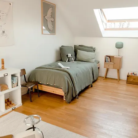 Homestay Entier Ou A Partager Dans Maison Familiale A Malmaison, Proche De Paris La Defense *