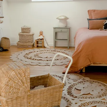 Entier Ou A Partager Dans Maison Familiale A Malmaison, Proche De Paris La Defense Homestay