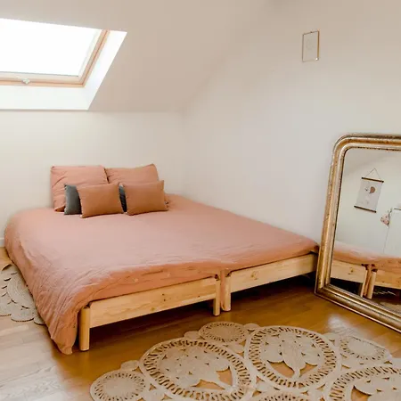 Entier Ou A Partager Dans Maison Familiale A Malmaison, Proche De Paris La Defense Homestay Rueil-Malmaison