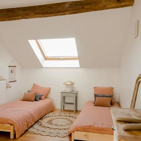 Homestay Entier Ou A Partager Dans Maison Familiale A Malmaison, Proche De Paris La Defense