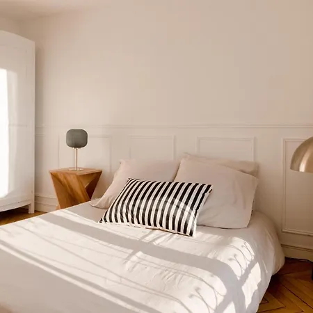 Homestay Entier Ou A Partager Dans Maison Familiale A Malmaison, Proche De Paris La Defense *