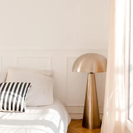 Homestay Entier Ou A Partager Dans Maison Familiale A Malmaison, Proche De Paris La Defense