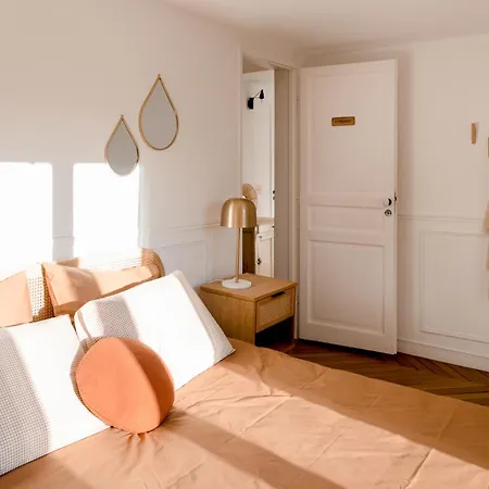 Homestay Entier Ou A Partager Dans Maison Familiale A Malmaison, Proche De Paris La Defense